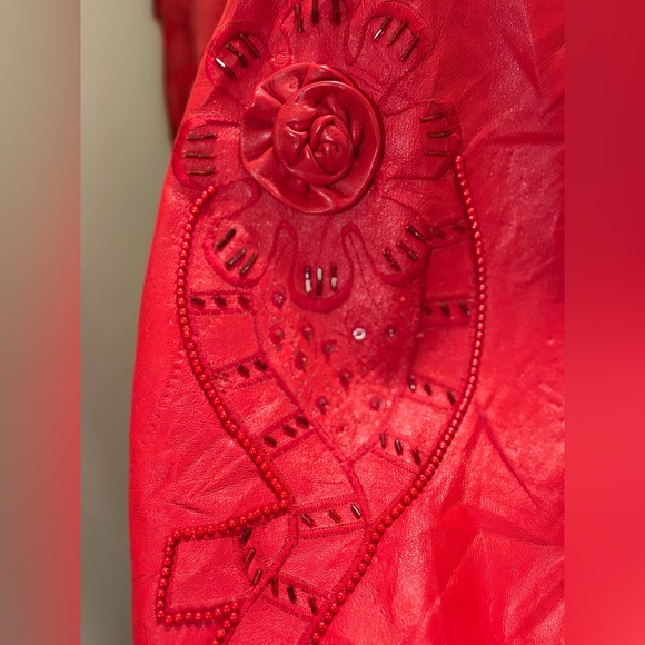 Elegant Red Leather Jacket - Picture 5 of 10
